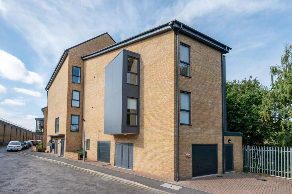 Apartment in London - View 3