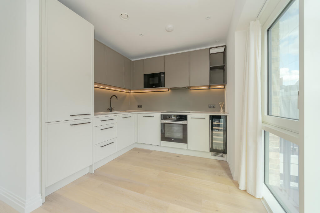 Lockgate Road, London, SW6 photo 3