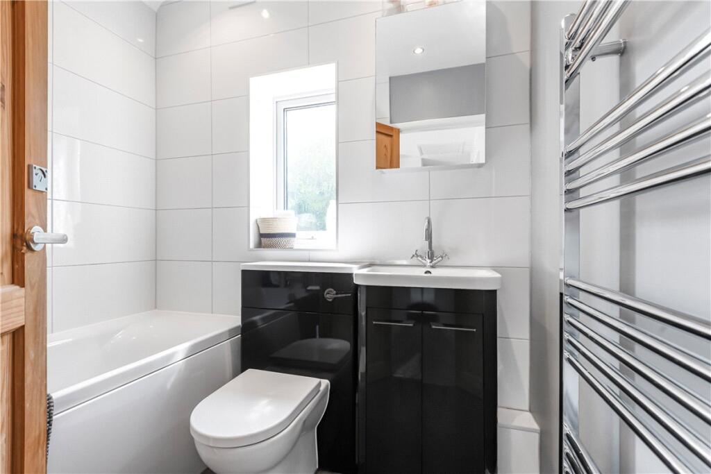 House in Marlborough, St Margarets - More