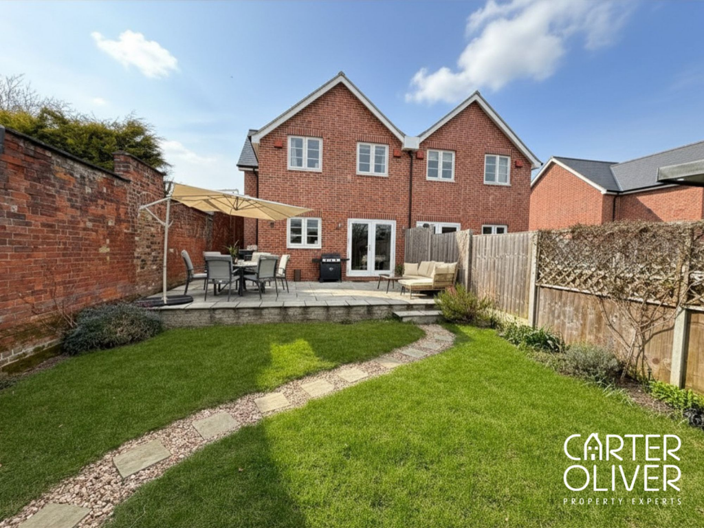 Main image of property: Farm Field Court, Lutterworth, LE17