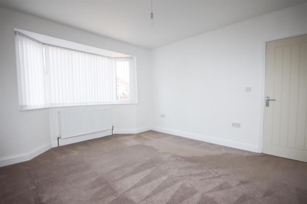 St. Margarets Avenue, Rushden photo 3