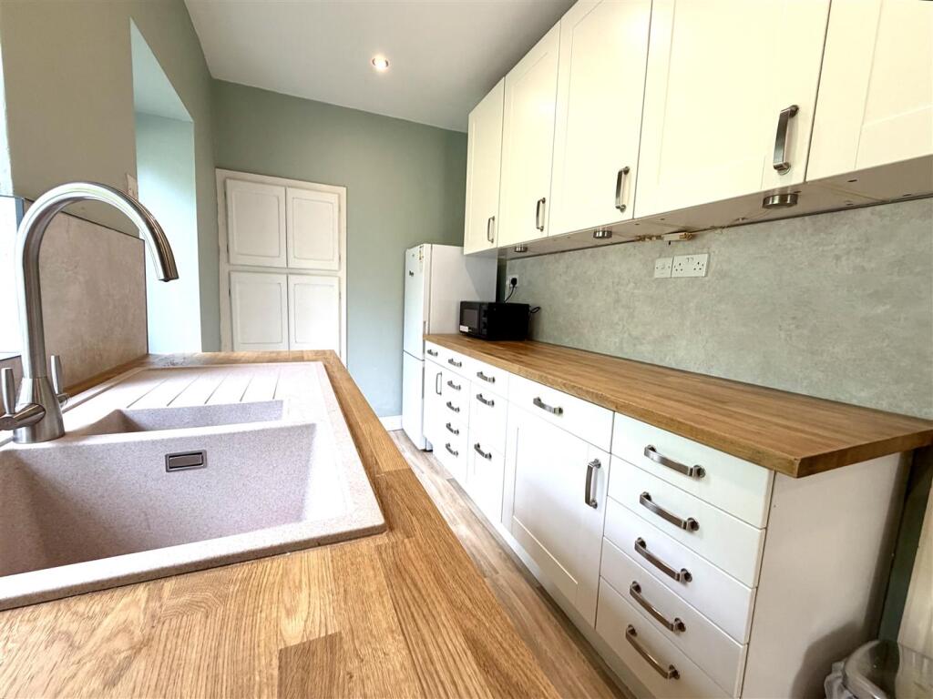 House in Bradford, Oxenhope - More