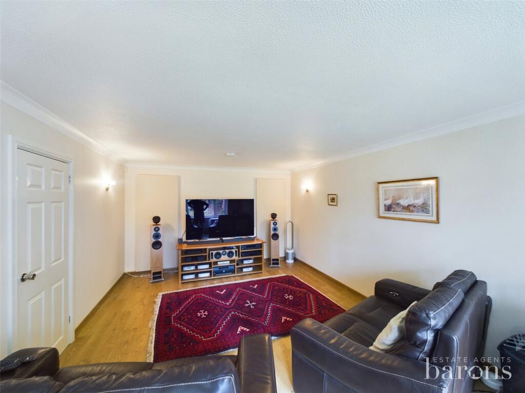 Vyne Meadow, Sherborne St. John, Basingstoke, Hampshire, RG24 - View 4