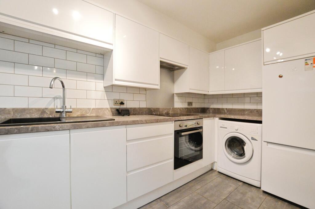 Apartment in St Albans - View 4