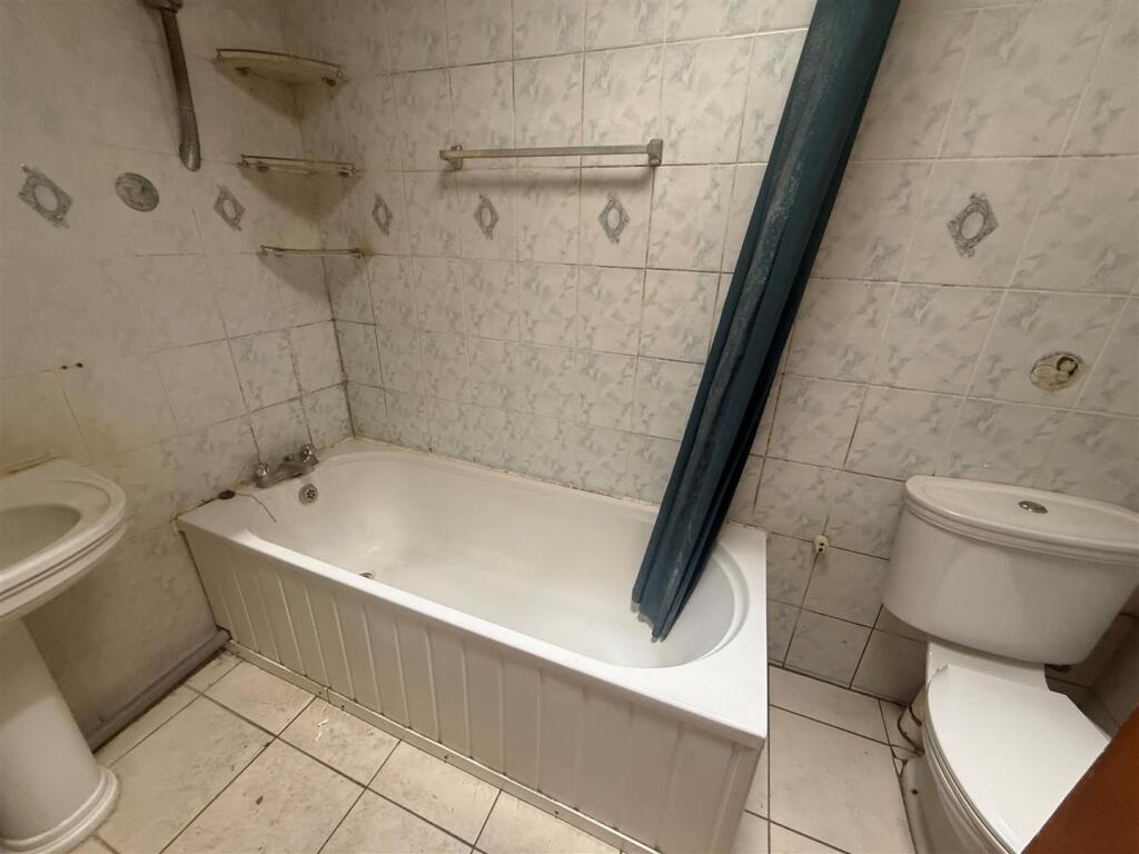 House in London - View 5
