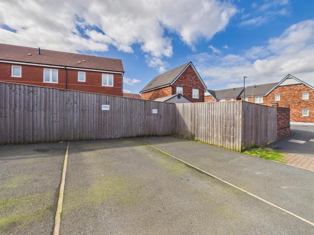 Kinglas Drive, Mickleover, Derby - More