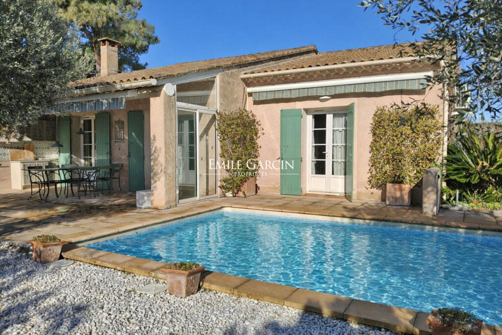 Main image of property: Provence-Alps-Cote d`Azur, Vaucluse, L'isle-sur-la-Sorgue