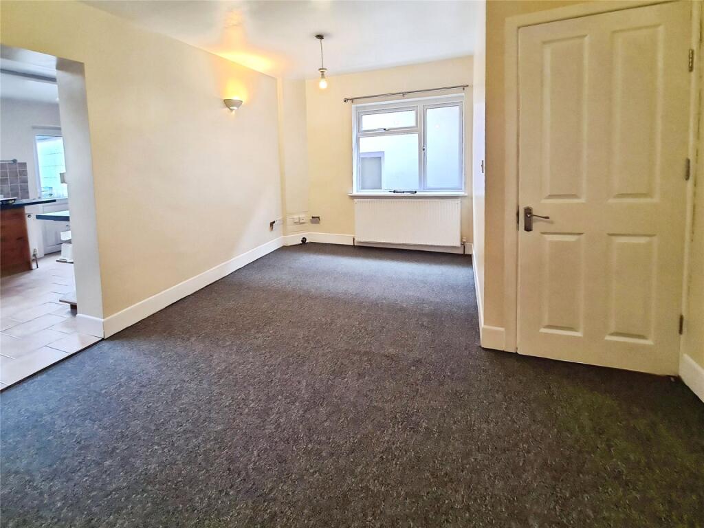 House in Southampton - View 4