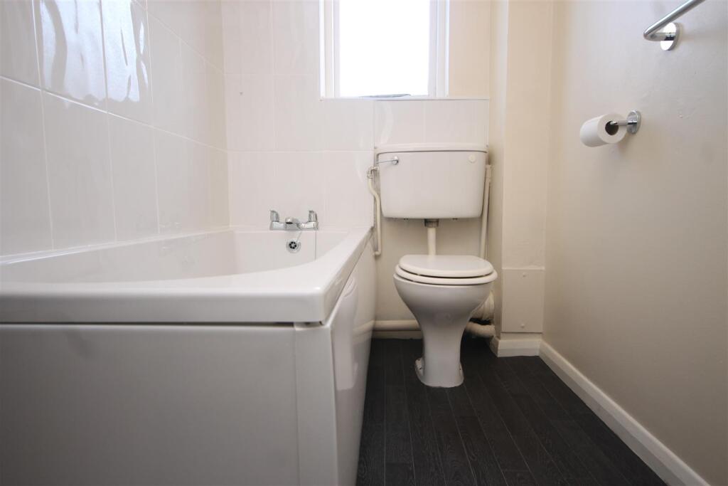 Green Pond Close, Walthamstow photo 4