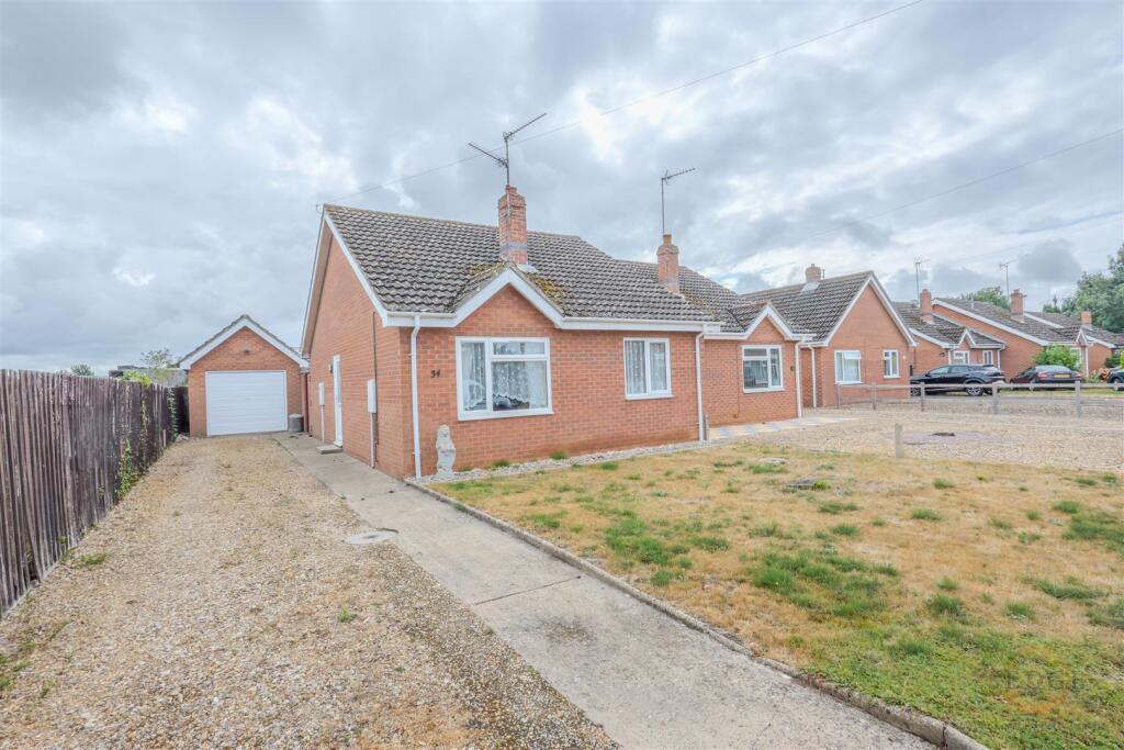 Main image of property: Custom House Street