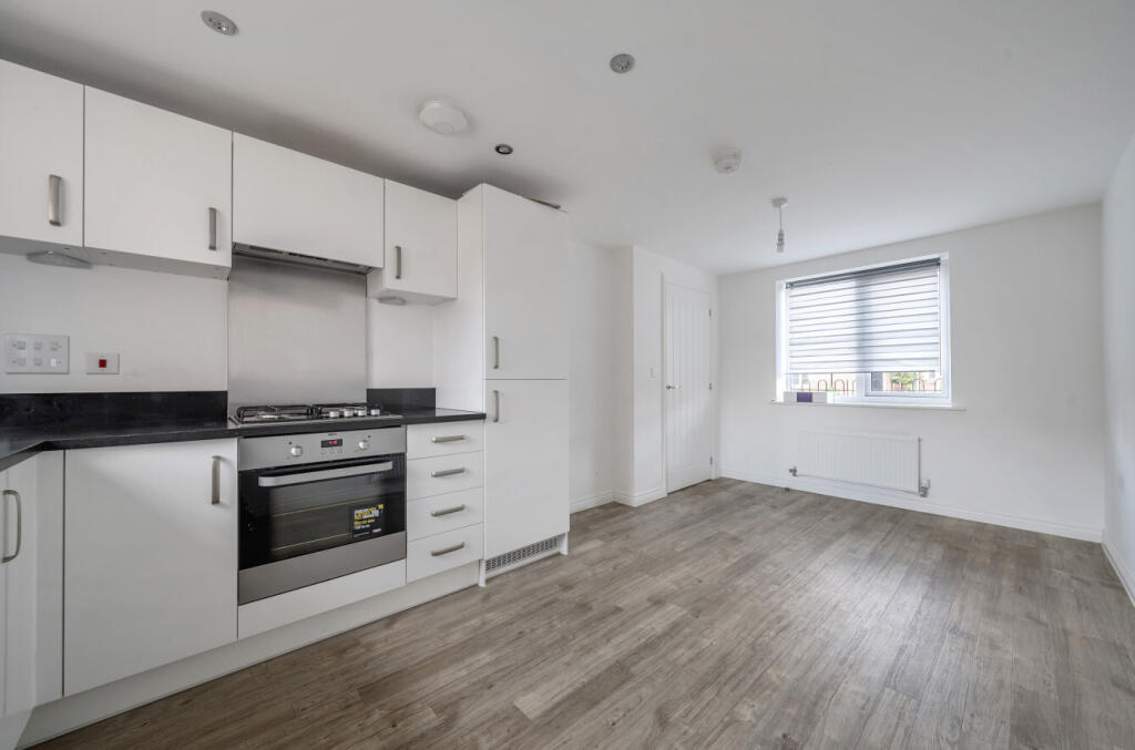 Newland Avenue, Bishop's Stortford, Hertfordshire, CM23 photo 3