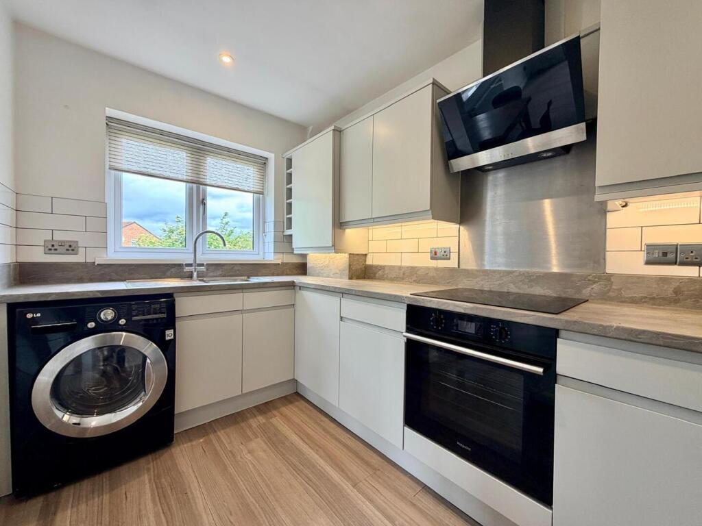 Apartment in Leeds, West Yorkshire - View 2