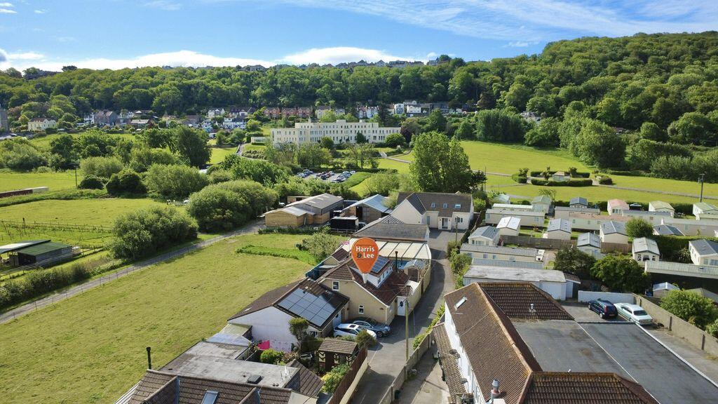 House in Weston-super-Mare, Sand Bay, Kewstoke - More