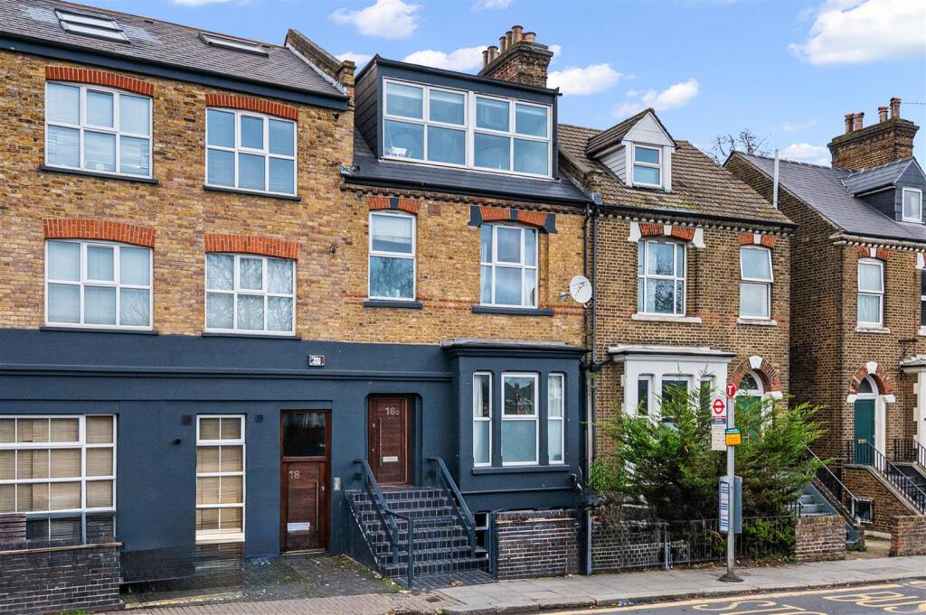 2 bedroom maisonette for rent