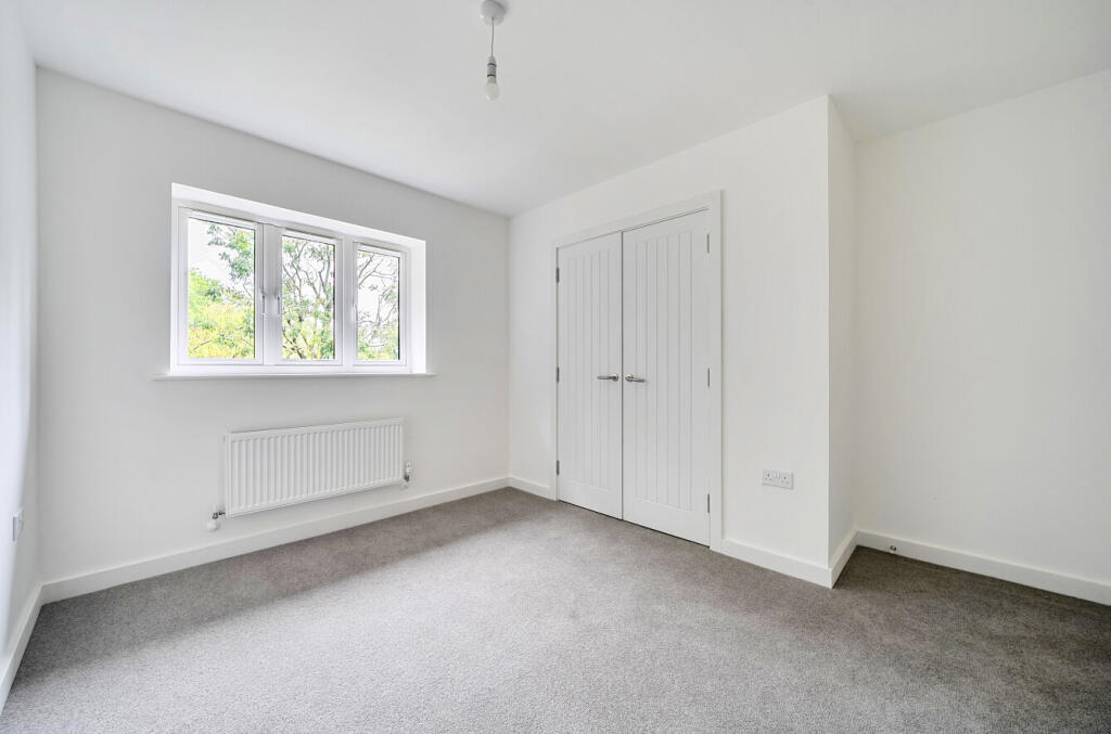 House in Southampton - More
