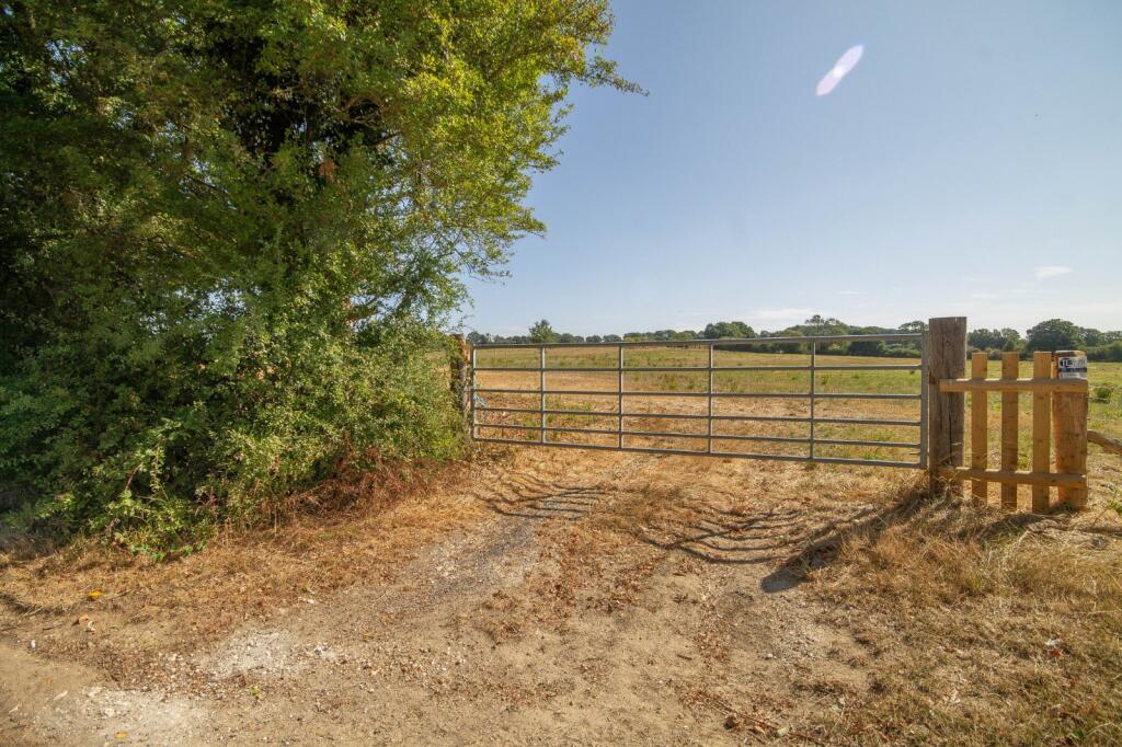 Grand Avenue, Hassocks - View 4