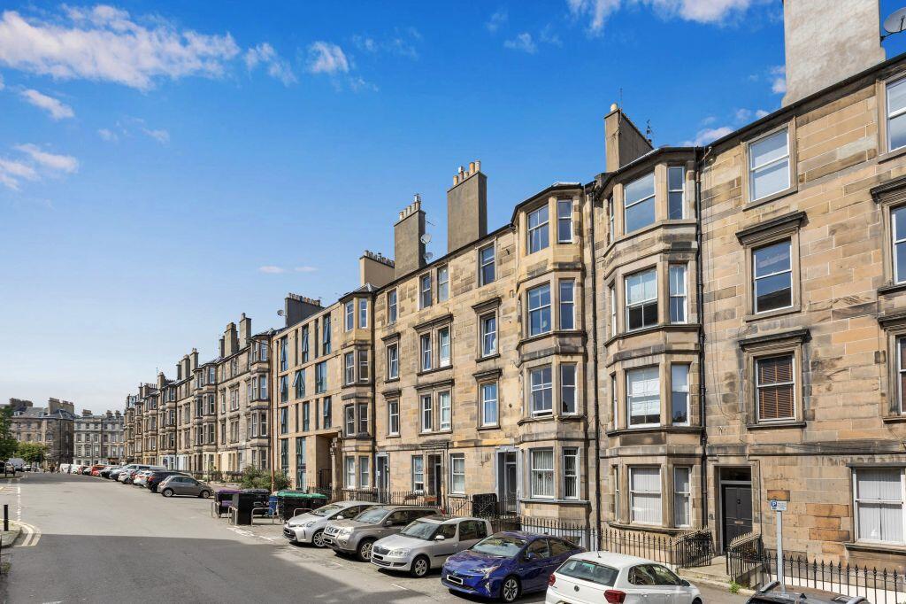 Main image of property: 37 (flat 6) Montgomery Street, Hillside, Edinburgh, EH7 5JX
