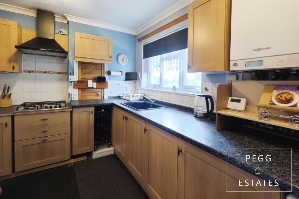 Clennon Court, Torquay photo 2