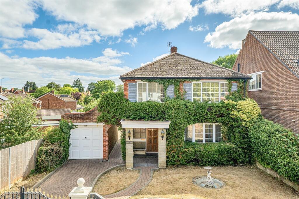 Main image of property: Melrose Gardens, Arborfield Cross, Berkshire, RG2 9PZ