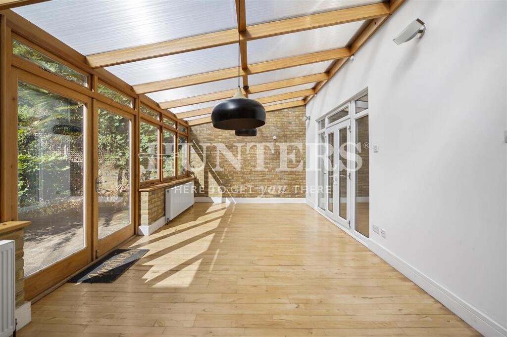 Apartment in London - View 3