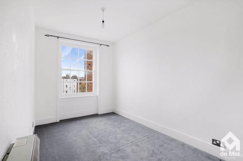 Apartment in Cheltenham, Gloucestershire - More
