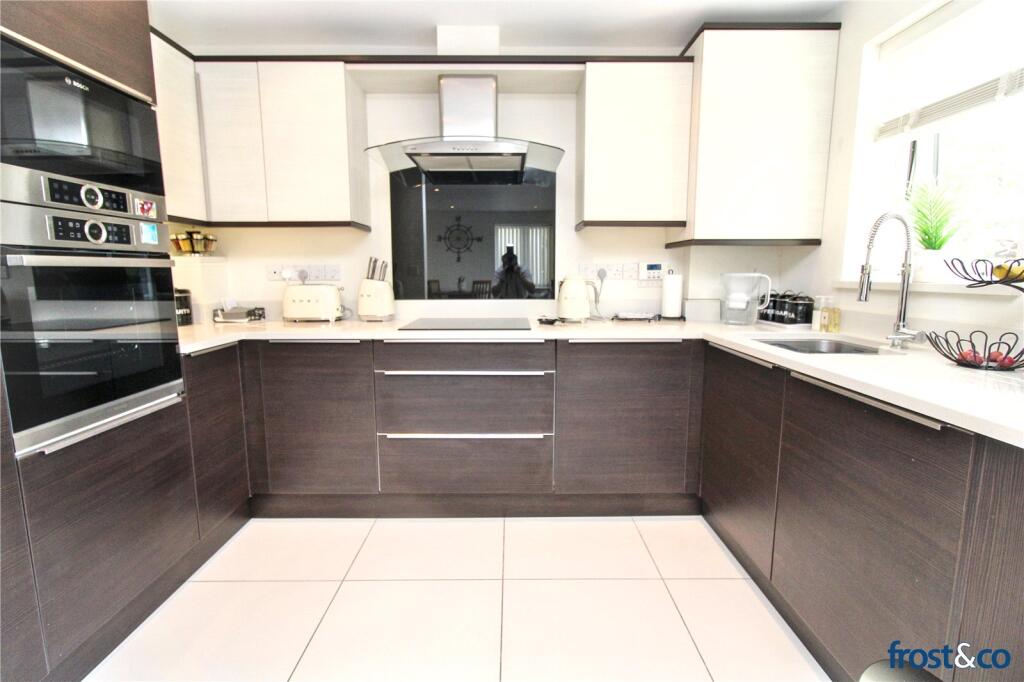 Apartment in Poole - View 4