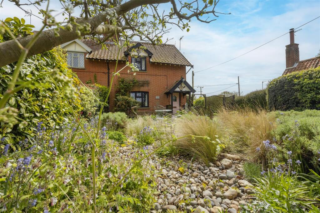 Main image of property: Piglet Cottage, Church Road, Uggeshall