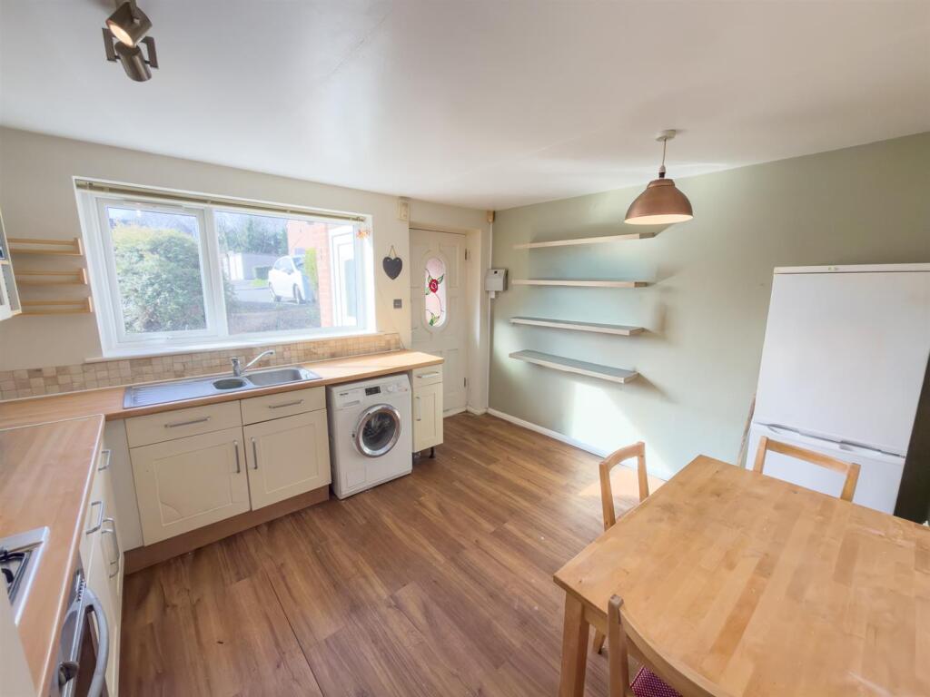 Sandfield Garth, Meanwood, Leeds, West Yorkshire. photo 2