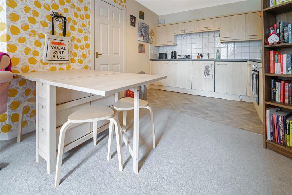 Apartment in Glasgow - View 3