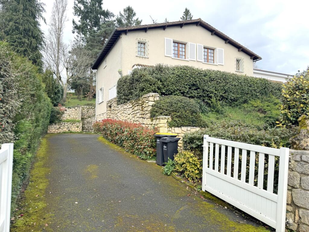 Main image of property: 86500 montmorillon