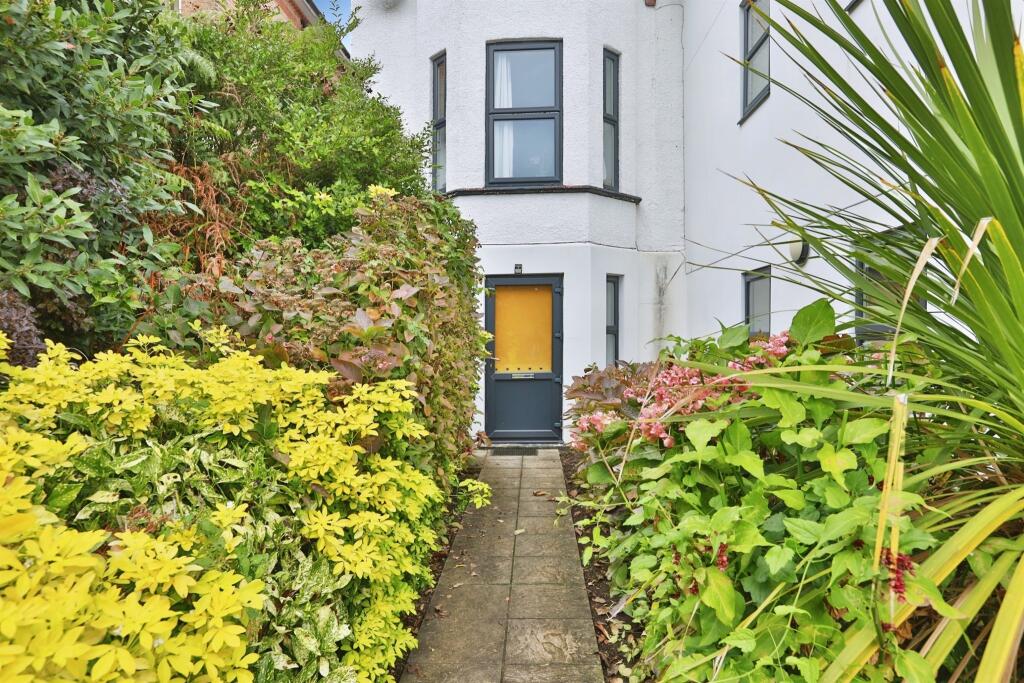 Apartment in Bournemouth, Lansdowne - View 2