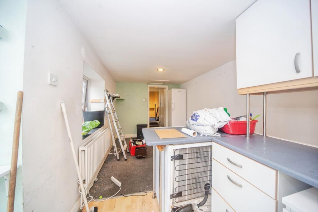 Apartment in Southampton - View 5