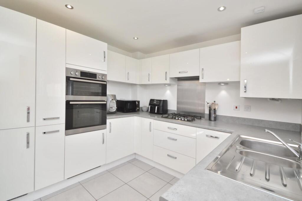 Octavius Road, Keynsham, Bristol photo 3