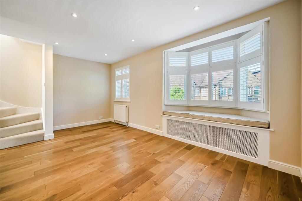 Apartment in London - View 5
