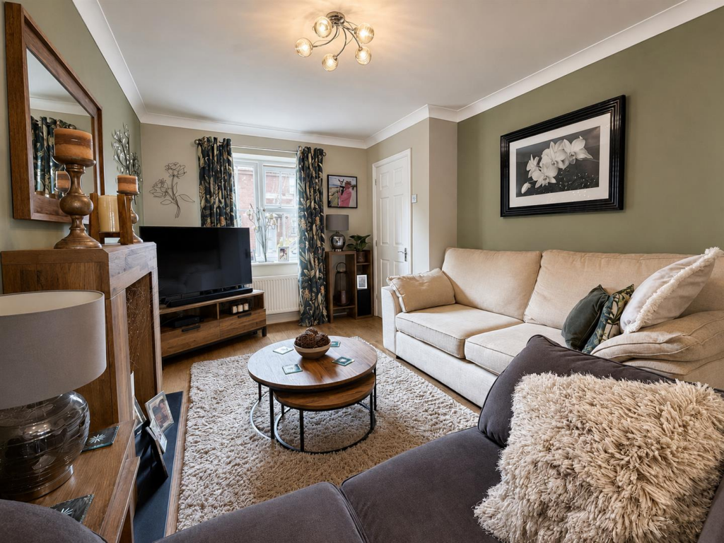 House in Warwick, Woodloes Park - View 5