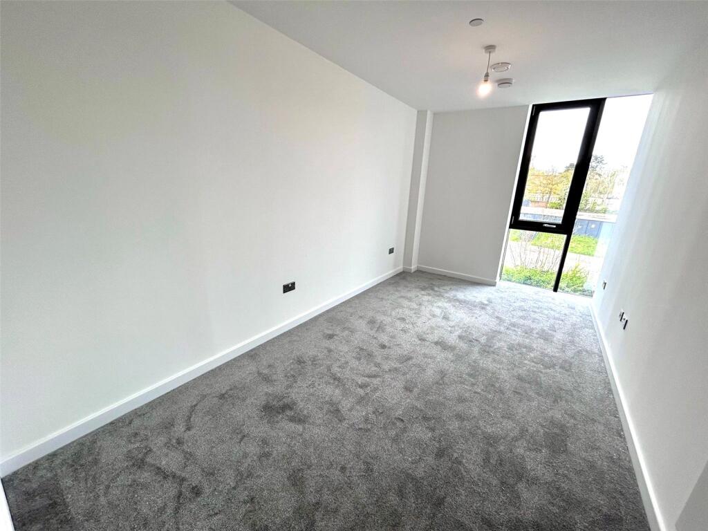Buckingham Road, Bletchley, Milton Keynes, Buckinghamshire, MK3 photo 5