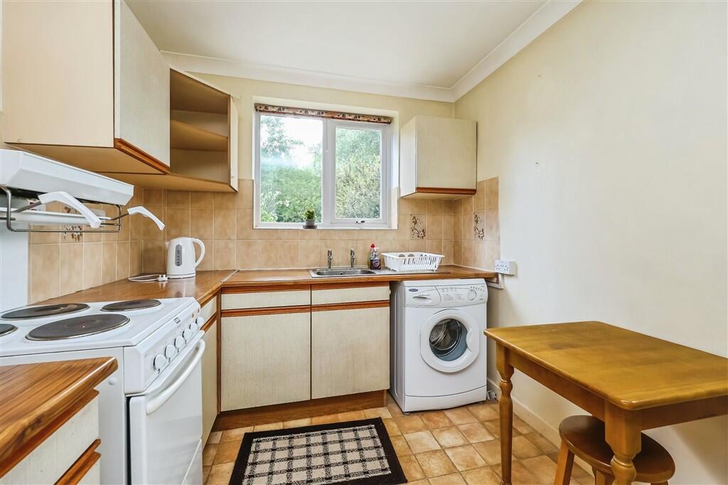 House in Broxtowe, Eastwood - View 4