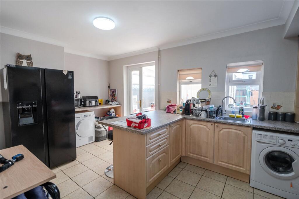 Escart Avenue, Grimsby, DN32 photo 2