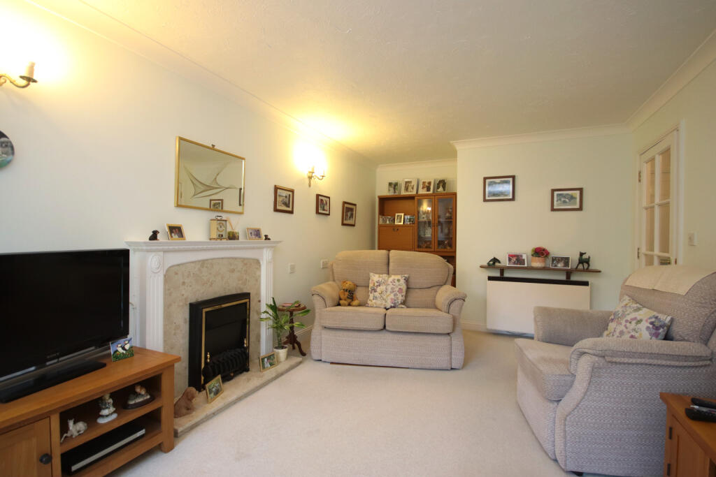 Danestream Court, Milford on Sea photo 4