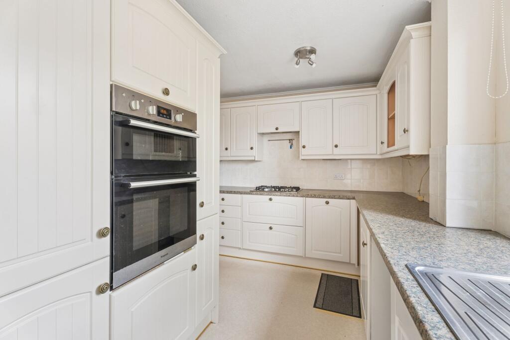 House in Stevenage - View 2
