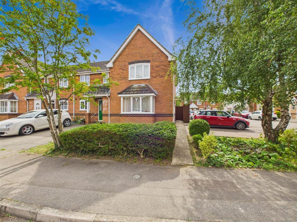 3-bed terraced on Graye Drive, Louth, £195,500