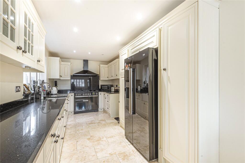House in Uxbridge, Hillingdon - View 3