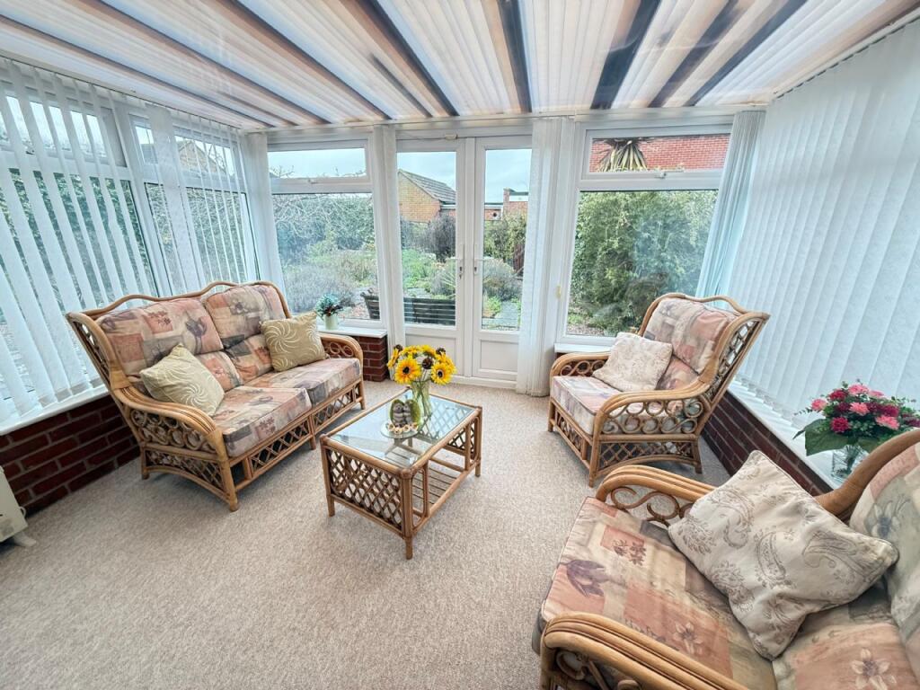 Elm Tree Avenue, Frinton-on-sea photo 4