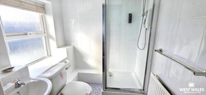 Another en suite bathroom.jpg