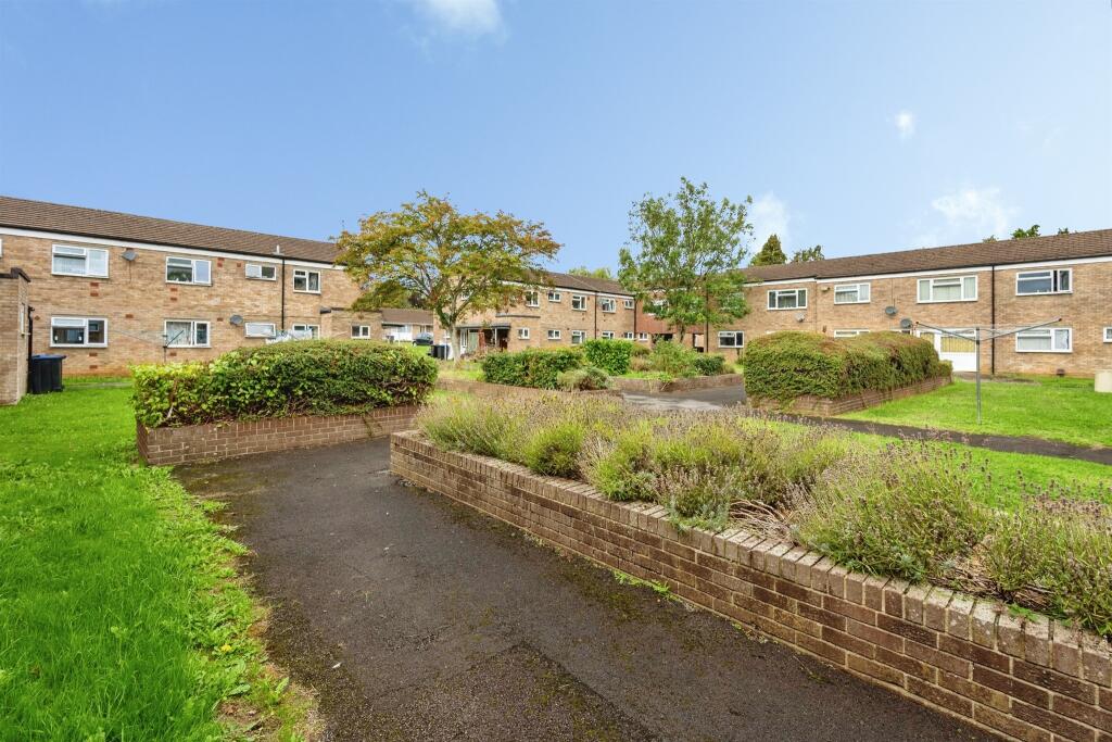 Apartment in Chippenham, Wiltshire - View 3