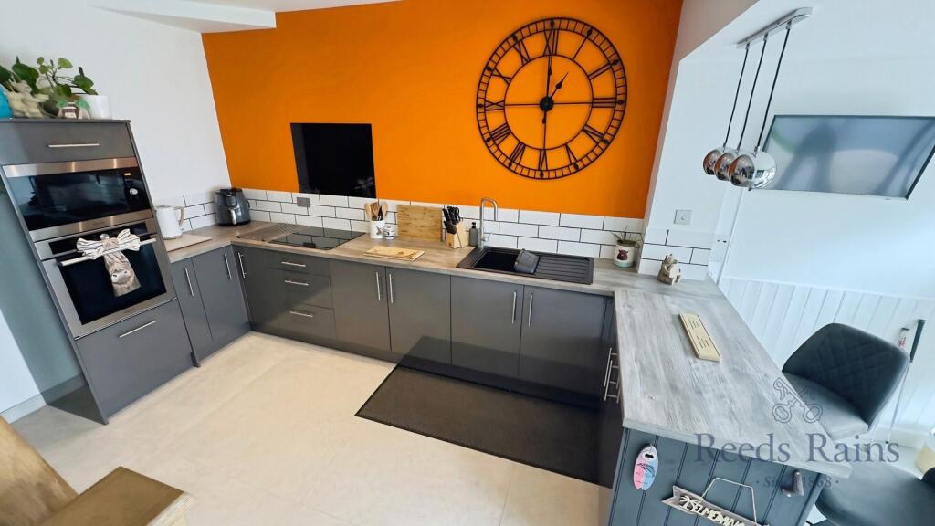 House in Stoke-on-Trent - View 4