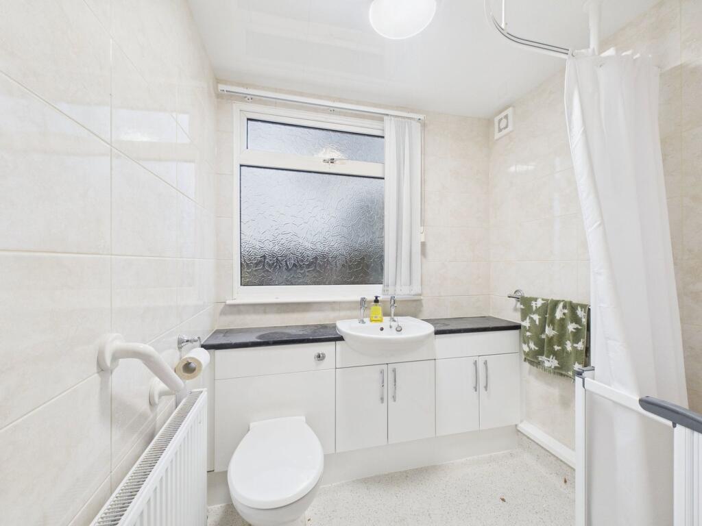 Pendle Drive, Ormskirk, L39 photo 4