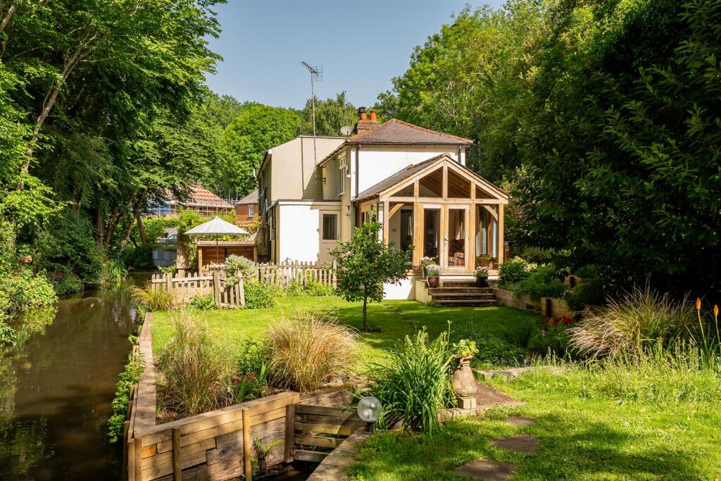 House in St Albans - View 2