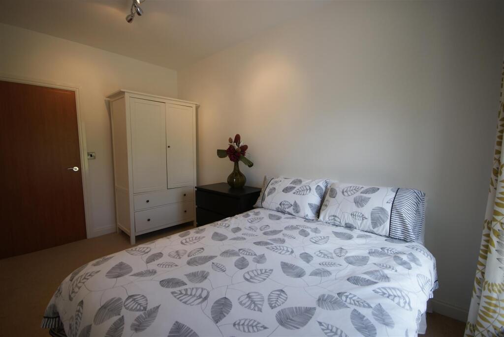 Apartment in Bolton - View 5