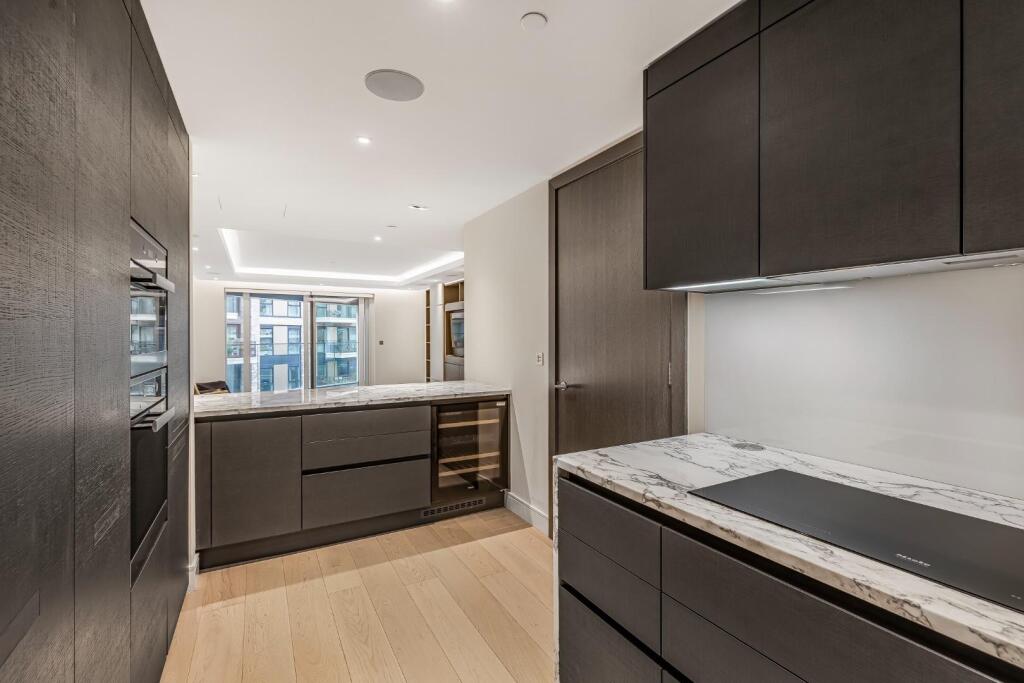 Apartment in London - View 3